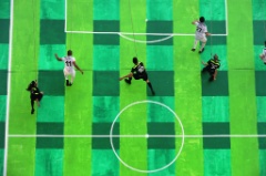 Foot a la Verticale 9 * 5616 x 3744 * (8.35MB)